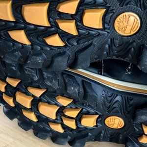 KIDS TIMBERLANDS SIZE 1